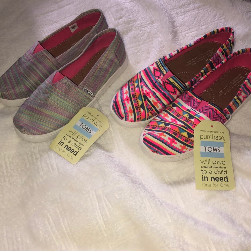 tom’s youth classic flats!